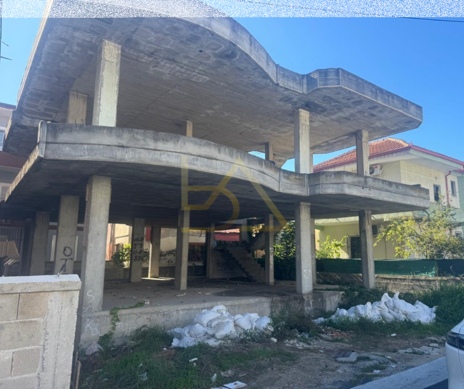 Vilë për Shitje – Durrës, Ish-Këneta