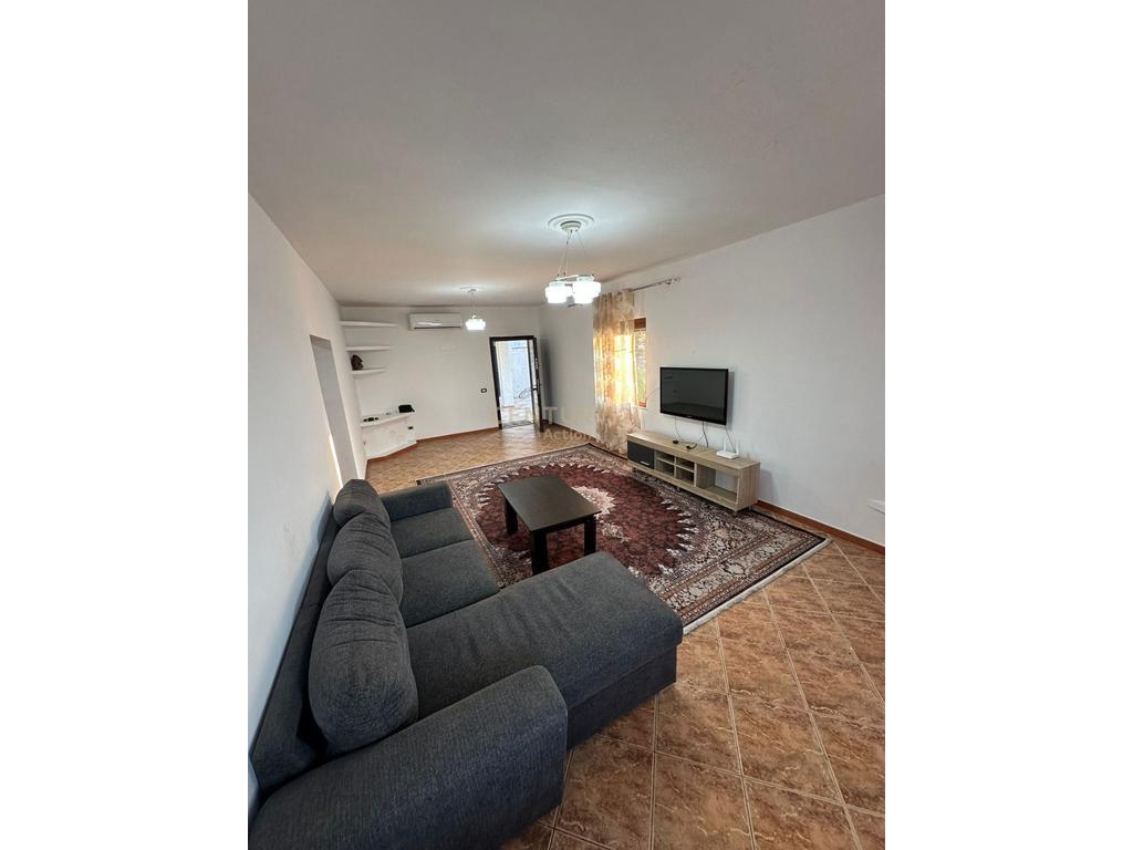 Casa privata in affitto, Kombinat!