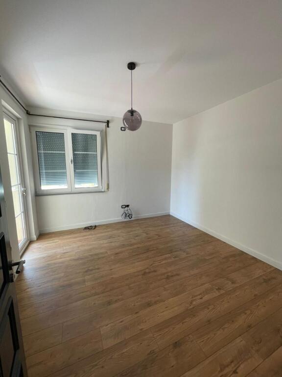 Apartament me qera bosh Komuna e Parisit