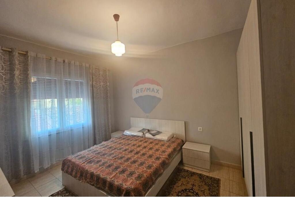 Jepet me Qira Apartament 3+1+2 në Kinostudio !