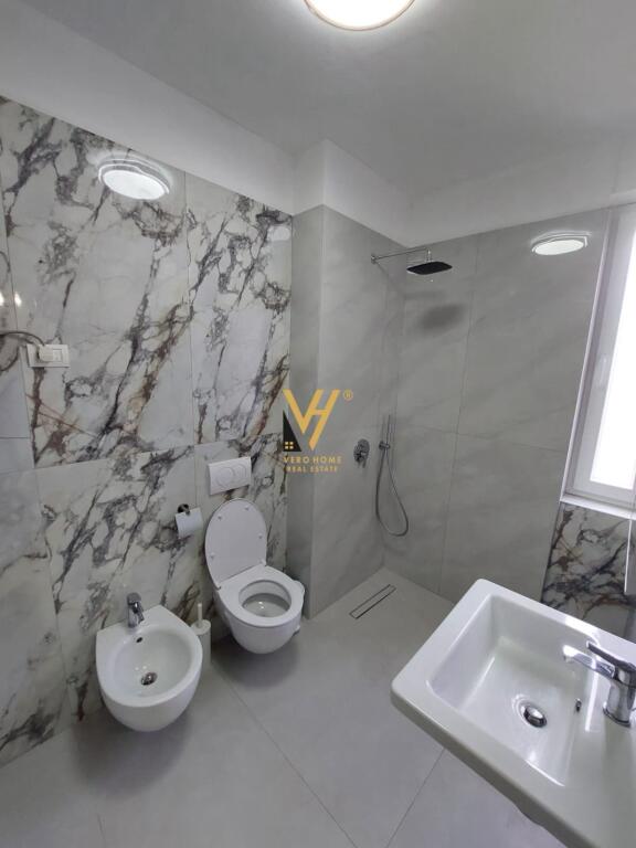 JEPET APARTAMENT 2+1+2+BLK ME QERA TE RRUGA E DIBRES 70.000 LEKE