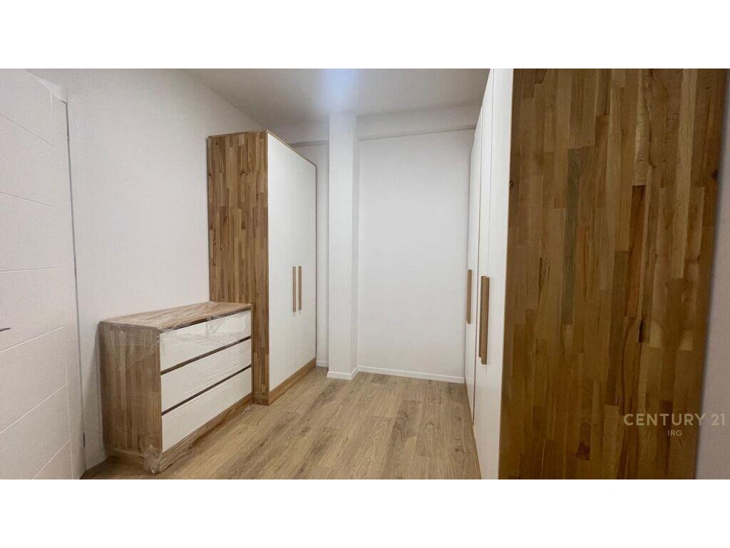 Appartamento 2+1+2 bagni in affitto di fronte all'Università Europea!
