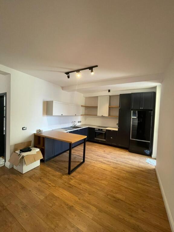 Apartament me qera bosh 2+1+2 rruga Prokop Mima