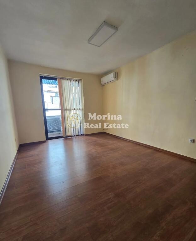 Qera, Ambient Biznesi, te Rruga Vaso Pasha, 800 Euro/Muaj