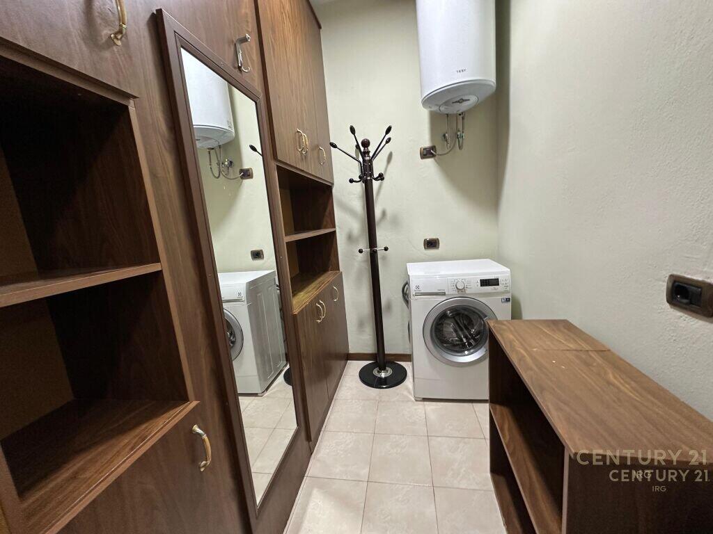 Jepet me Qira apartament 3+1+2+1 Lavanteri, Bulevardi Zogu i Parë!