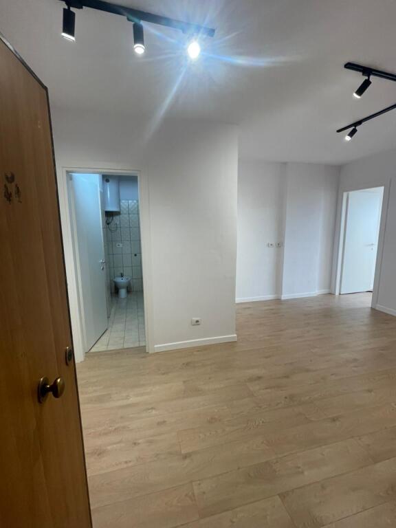 APARTMENT for sale near Barjam Curri School, Durres Beach