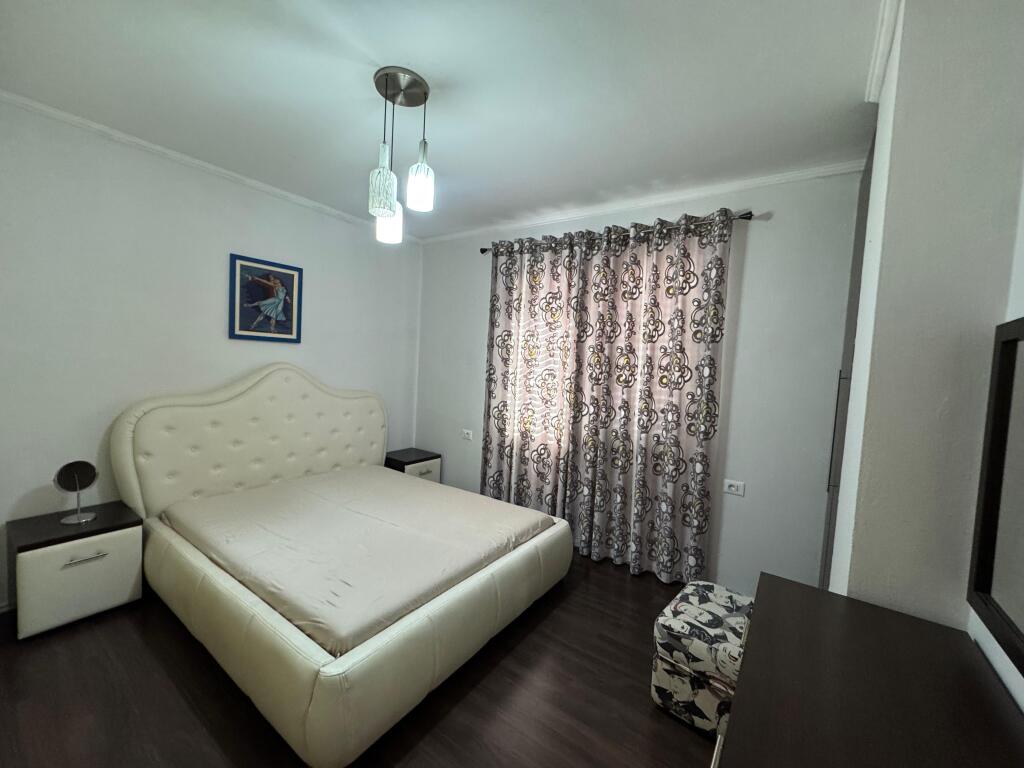 🏠 Appartamento 1+1 con parcheggio in affitto – Kodra e Diellit 1, Tirane💶 Prezzo: 600€ / mese