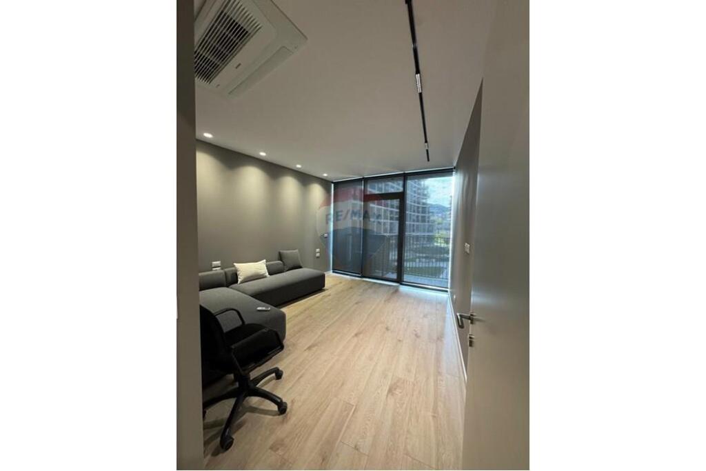 QIRA ZYRE TEK LAKE VIEW RESIDENCE   !