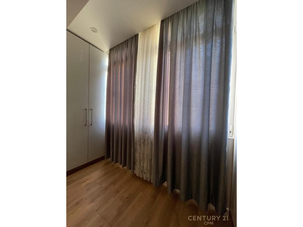 APARTAMENT 2+1 ME QIRA TEK ISH STACIONI TRENIT !