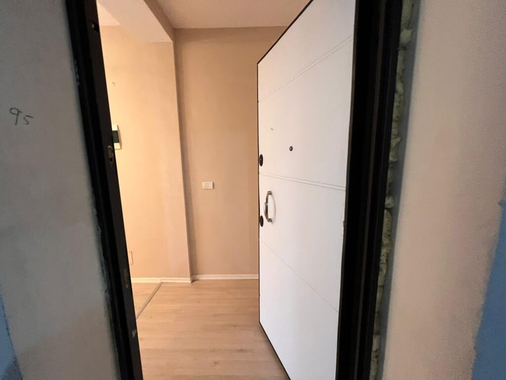 SHITET APARTAMENT 3+1 XHAMIA E SELITES!