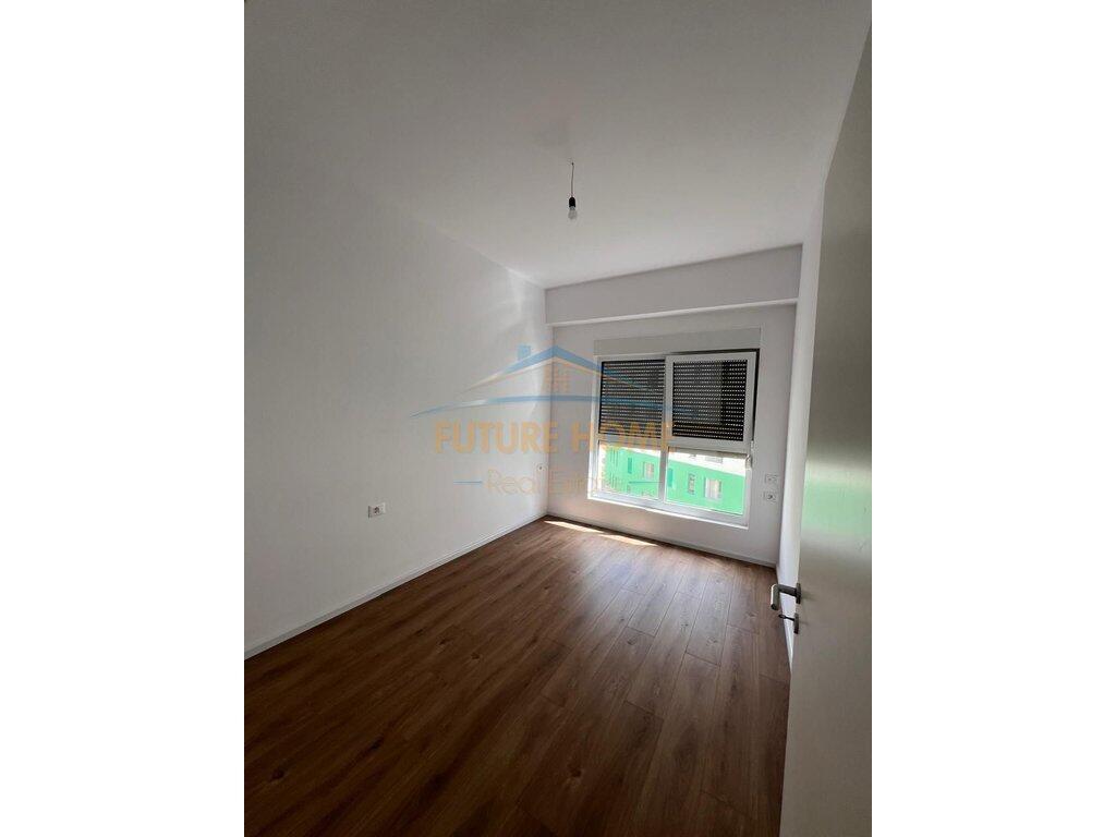 Shitet, Apartament 1+1, Ali Demi, Tiranë.