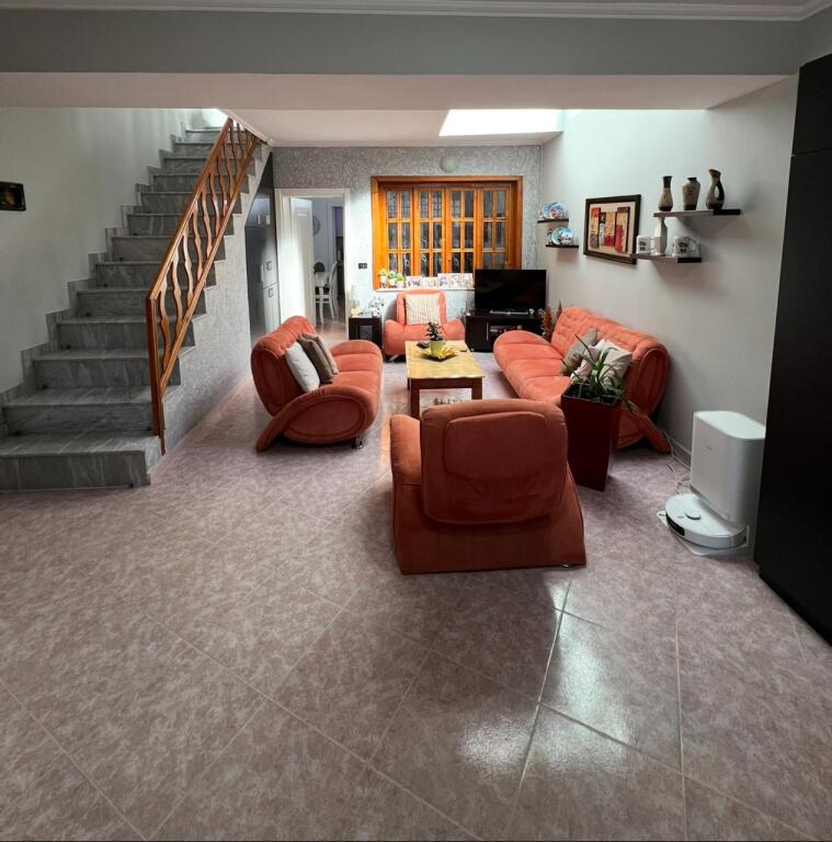 Villa in vendita vicino alla stazione ferroviaria