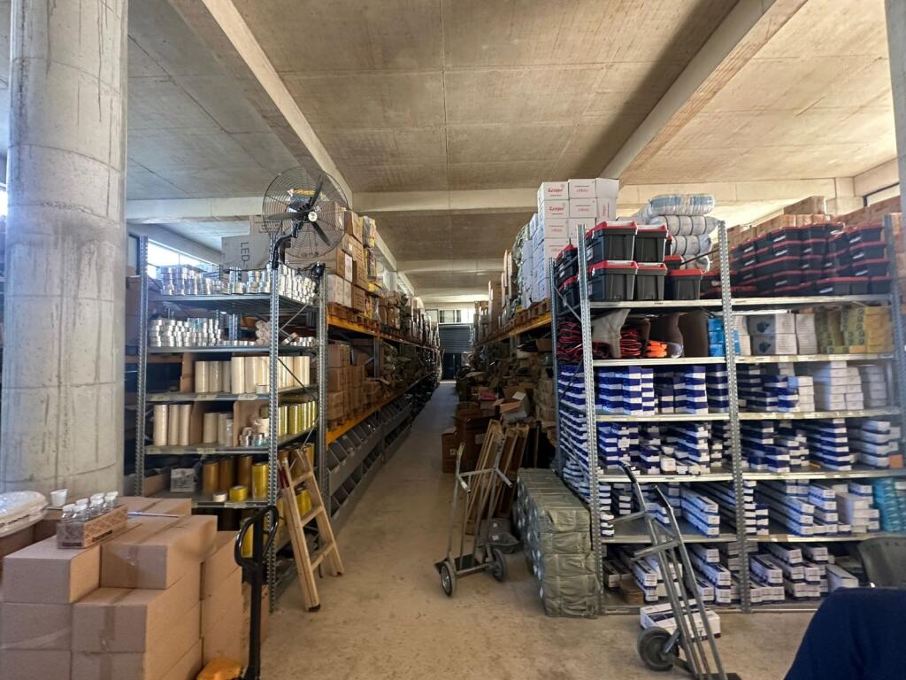 🏭 Capannone in Affitto – vicino a Top Channel