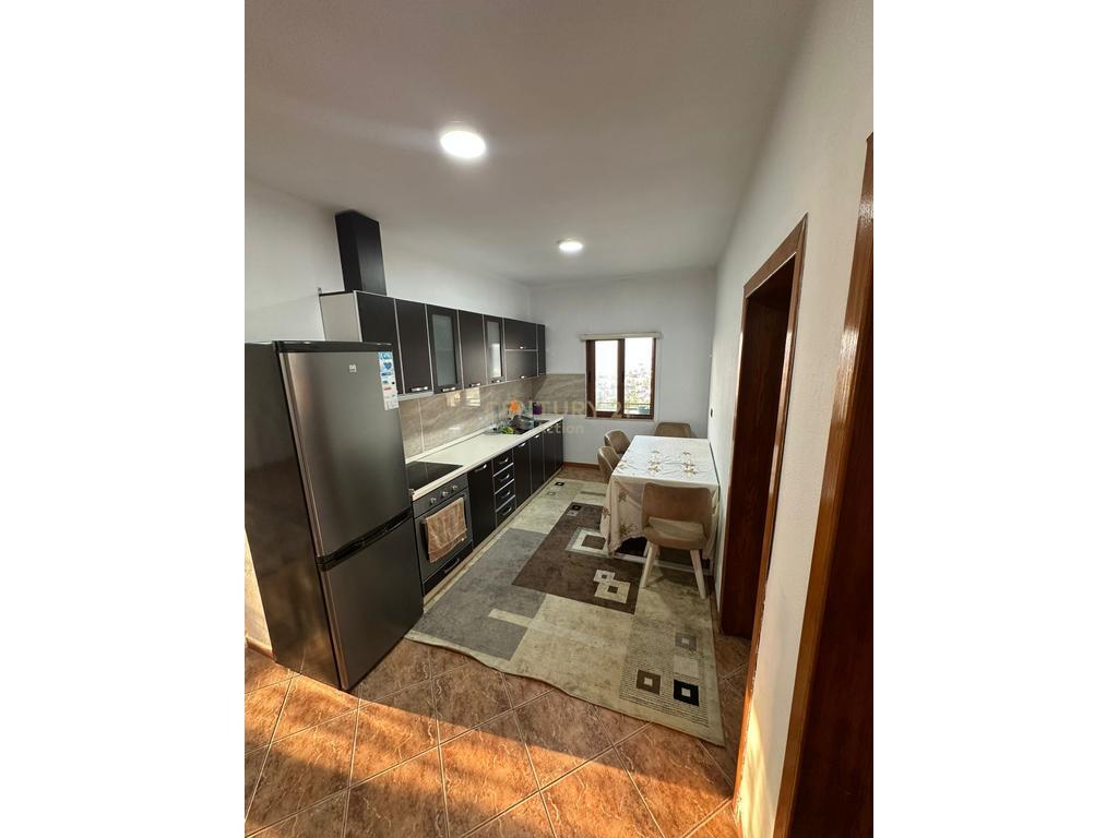 Casa privata in affitto, Kombinat!