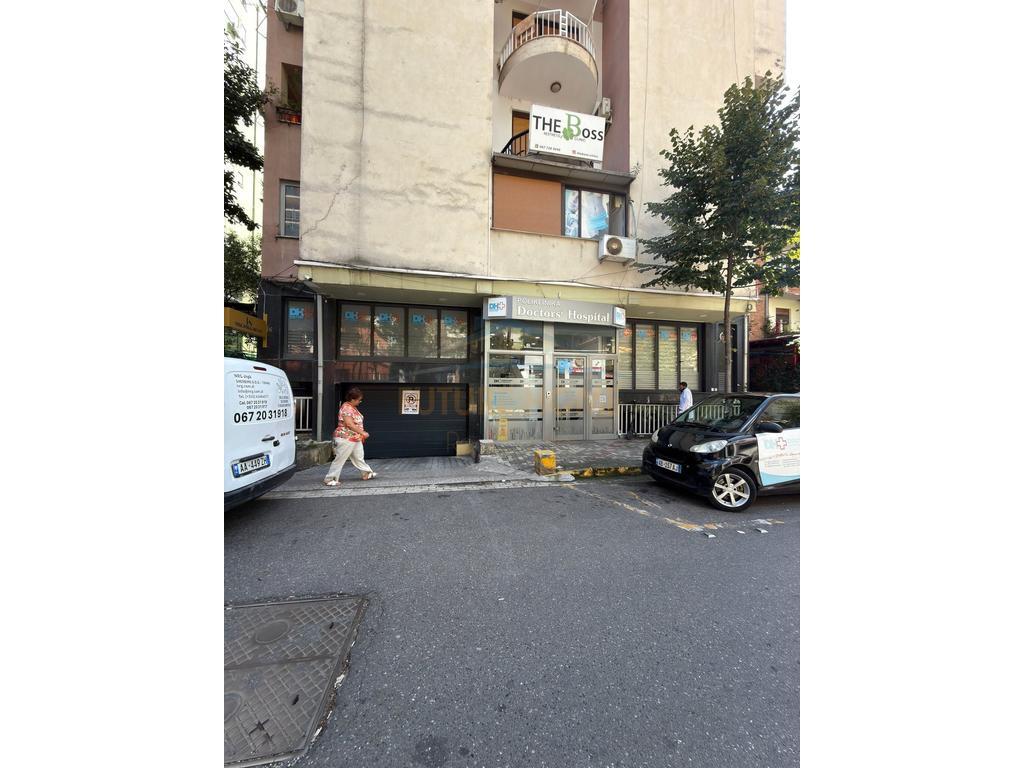 Shitet , Njesi , Rrugën “Pjetër Bogdani” Bllok