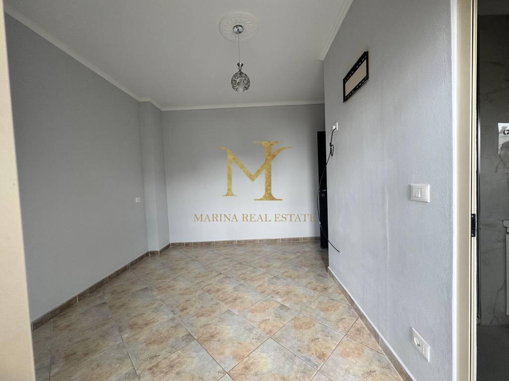 Shitet Apartament 3+1+2, Durres, zona Rrota e Kuqe – Pamje nga Deti!!