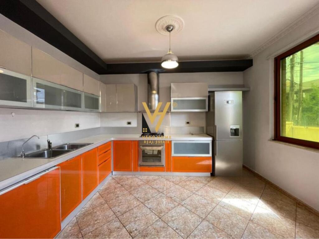 JEPET VILE INDIVIDUALE ME QIRA TE KODRA E PRIFTIT 1.300 EURO