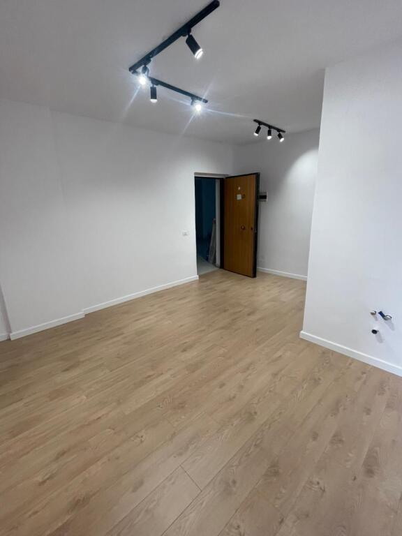 APARTMENT for sale near Barjam Curri School, Durres Beach