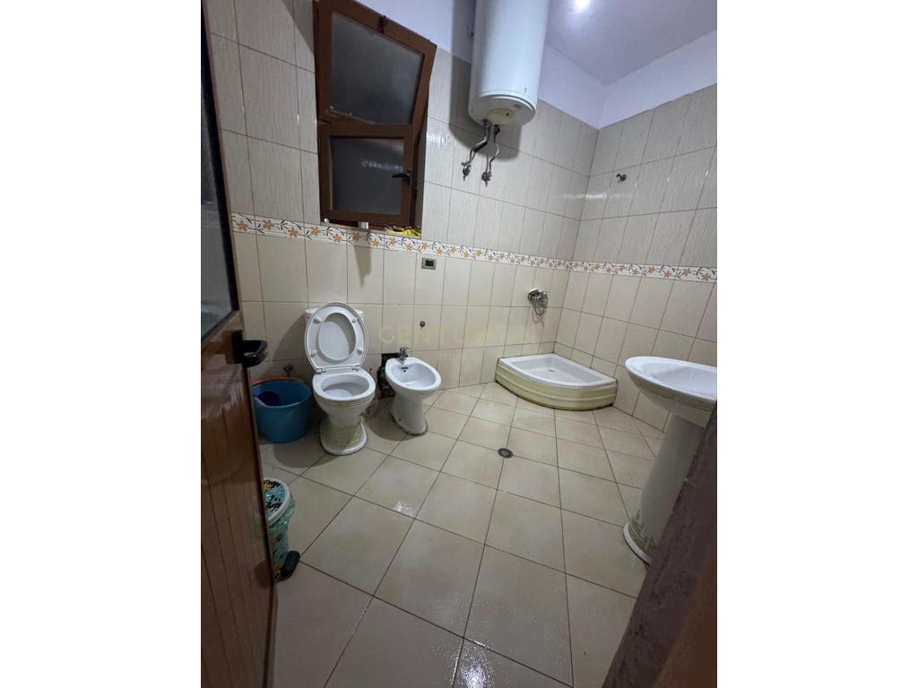 Apartament 2+1 Me ambjent gatimi të veçuar për qira Tek Bulevardi i Ri Tiranë - 450€!