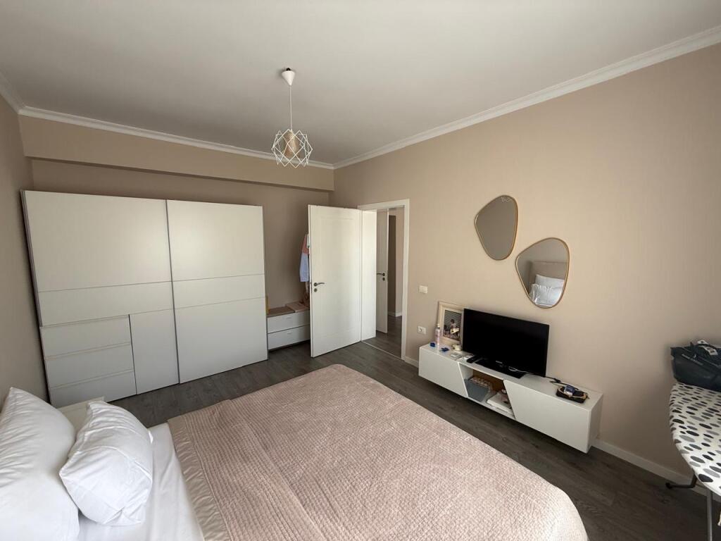 Apartament 1+1, Garda e Republikes!