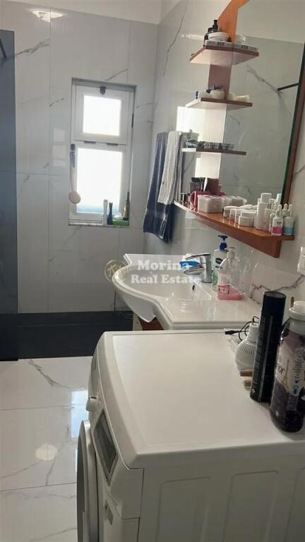 Qera, Apartament 2+1, Blloku, 800 euro/muaj