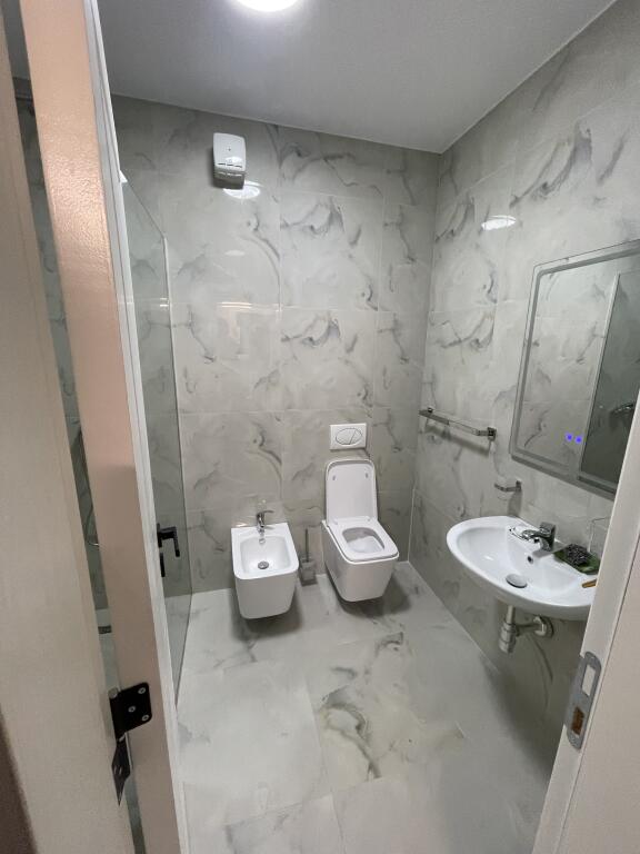 Jepet apartament me qera