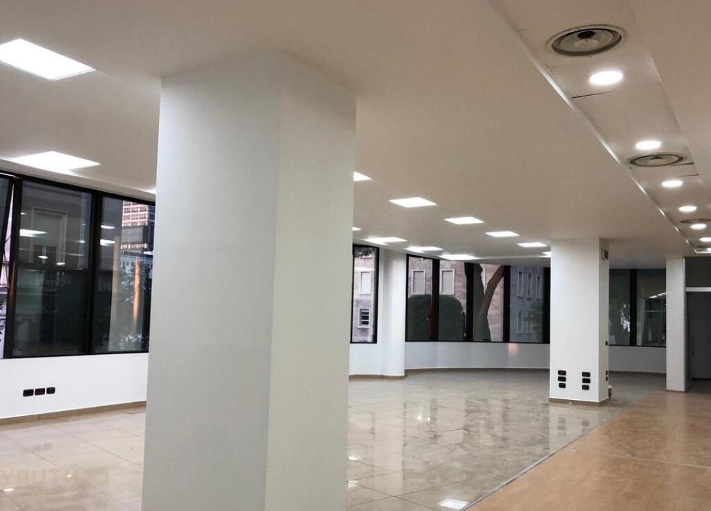 Zyre me qira , Kullat Binjake, Bulevardi Deshmoret e Kombit