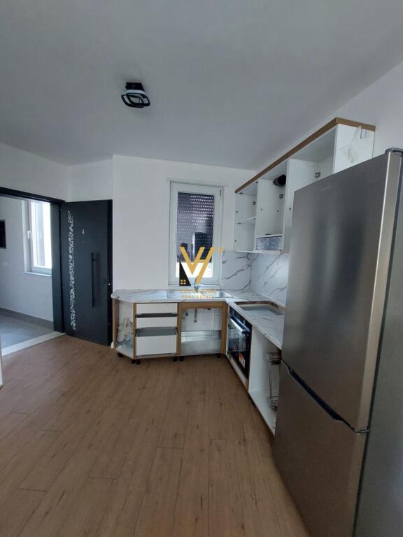 JEPET APARTAMENT 2+1+2+BLK ME QERA TE RRUGA E DIBRES 70.000 LEKE