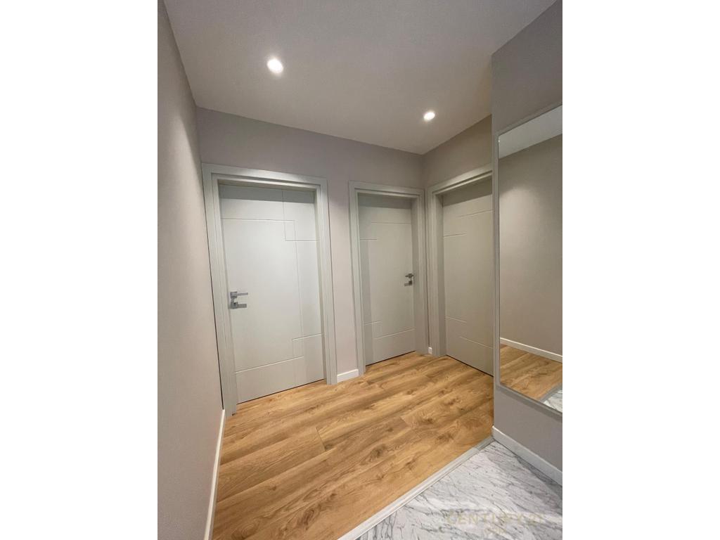 APARTAMENT 2+1 ME QIRA TEK ISH STACIONI TRENIT !