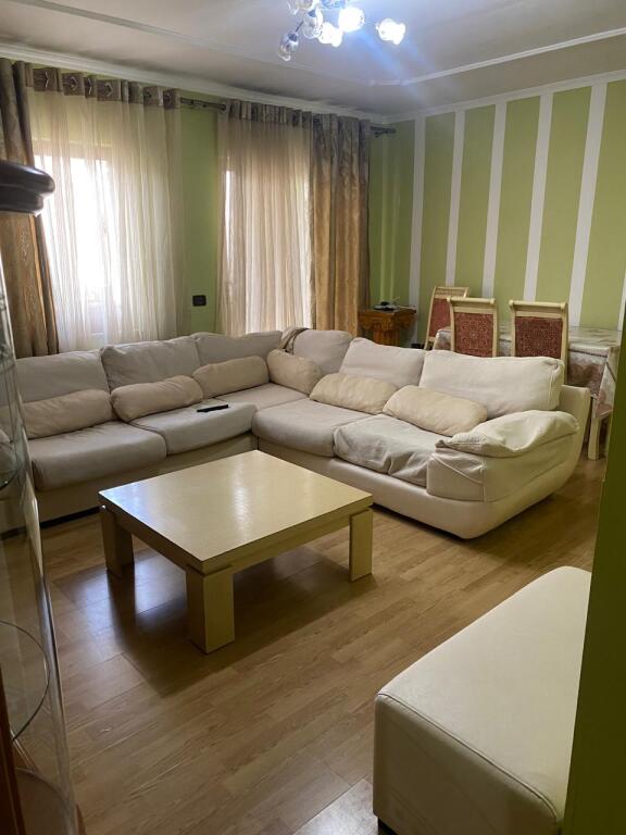 Jepet me qera apartament 2+1