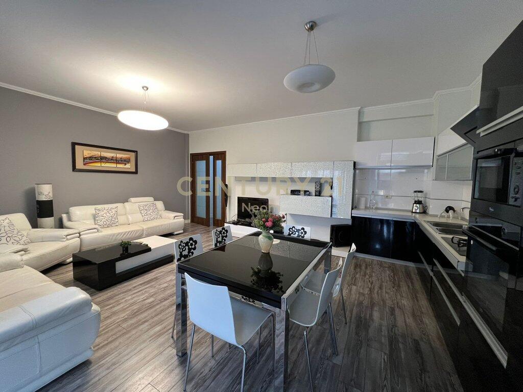 QIRA, APARTAMENT 2+1+2 ne liqen te thate ‼️