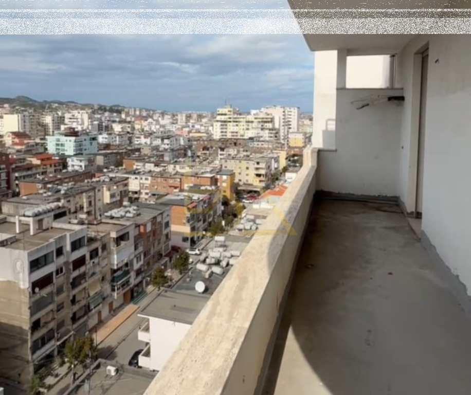 Apartament për Shitje – Hyrja e Durrësit