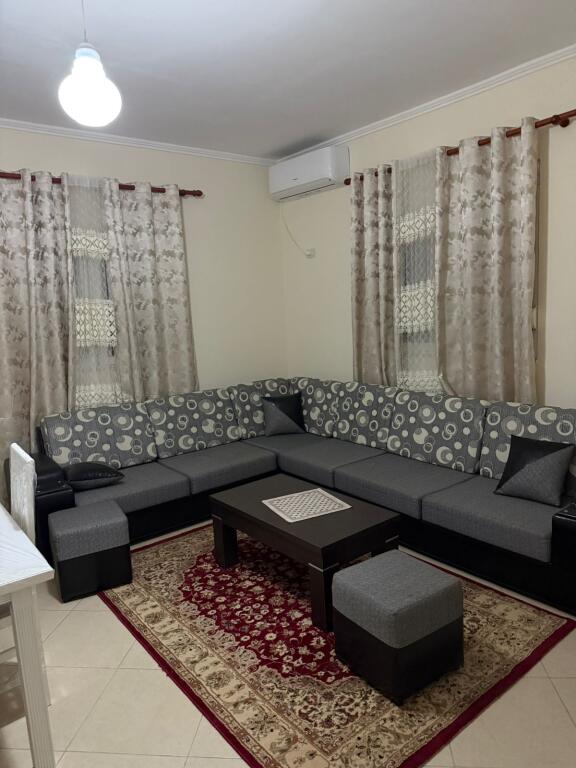 Jepet me qera apartament 1+1, Sauk I vjeter