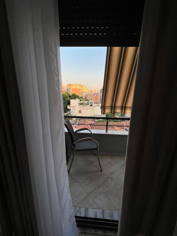 Monolocale con balcone in via Barrikadave centro, prezzo 500 euro