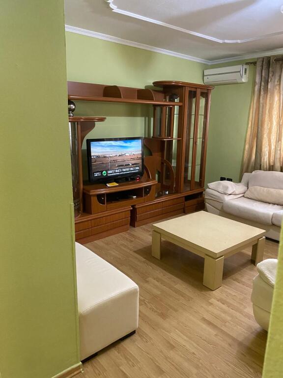 2+1 myslym shyr. Mbrapa mullirit ,600 mij lek