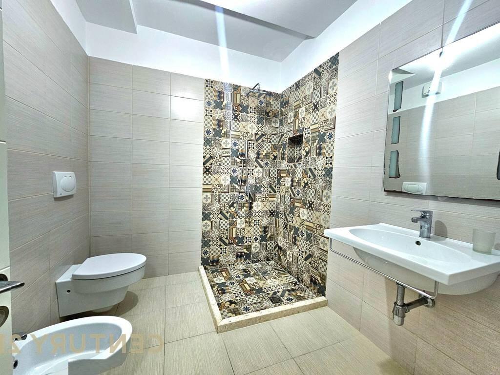 OFROHET APARTAMENT 2+1PER QIRA PRANE KOPSHTIT ZOOLOGJIK
