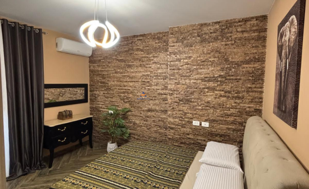 JEPET ME QERA APARTAMENT 2+1+BALLKON "KOMPLEKSI MAGNET,21 DHJETORI" 700 EURO
