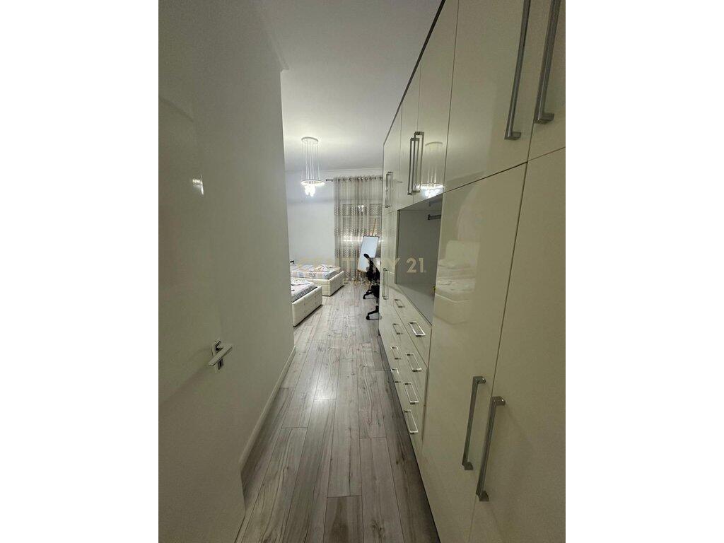 JORDAN MISJA, APARTAMENT 2+1+2 PER QIRA