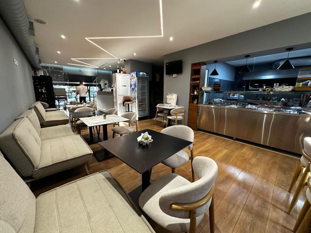 Shitje Biznesi Restorant tek Komuna e Parisit (ID BSHB160) Tirane