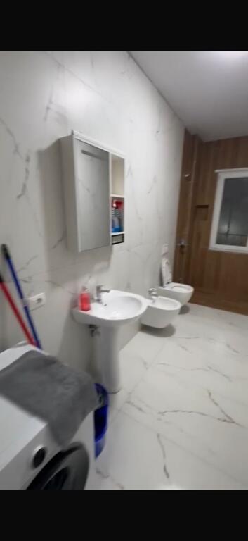 APARTAMENT ME QERA 2+1+2