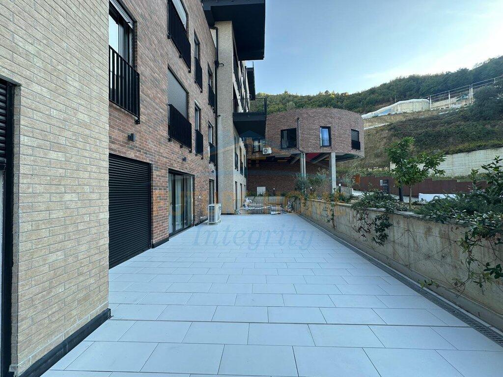 For rent, Apartment 2+1+2+2 Parking spaces, Residence Kodra e Diellit 2, Tirana.