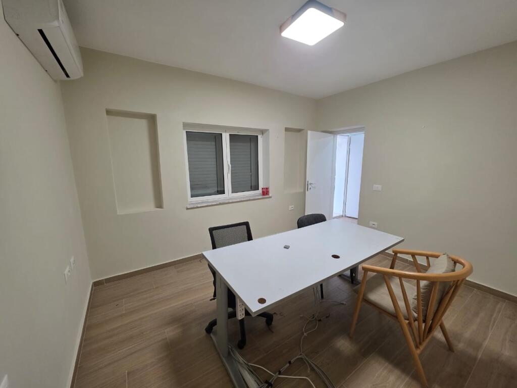 🏢 Office space for rent at Wilson Square!  