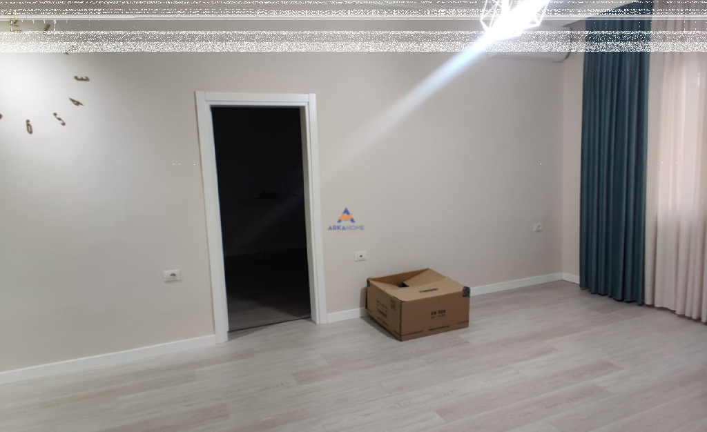 JEPET ME QERA APARTAMENT PER ZYRE 110M2 "KRYQEZIMI I 21 DHJETORIT" 800 EURO