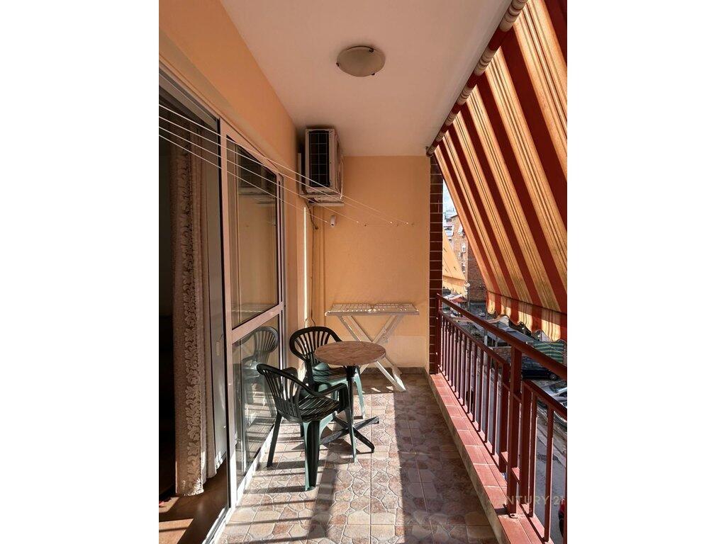 APARTAMENT 2+1+2 ME QERA PRANË RRUGËS SË KAVAJËS.