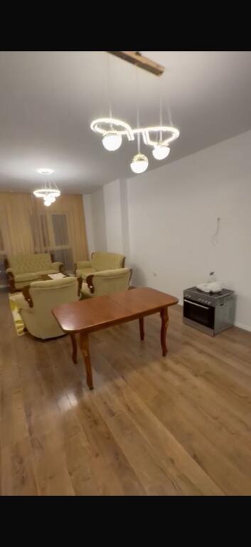 APARTAMENT ME QERA 2+1+2