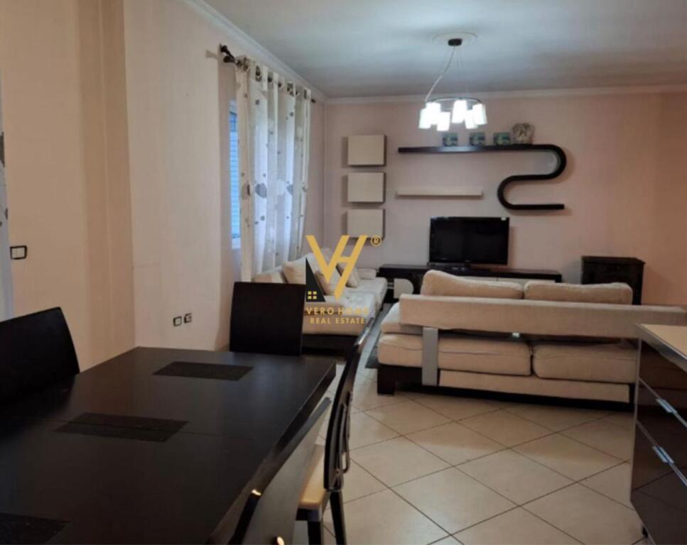 JEPET APARTAMENT 3+1+BLK ME QERA NE SELITE 620 EURO