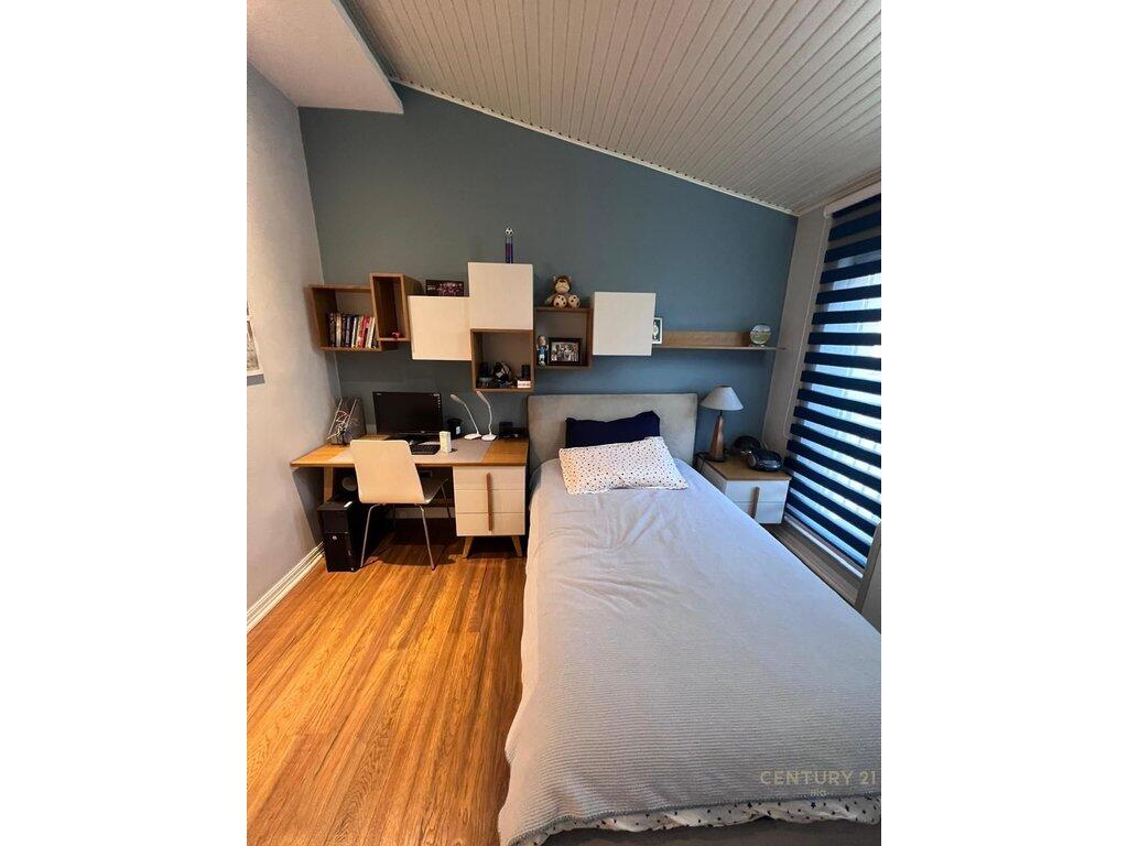 🌇 Luxury Penthouse for Rent near the Ministry of Justice – Center, Tirana