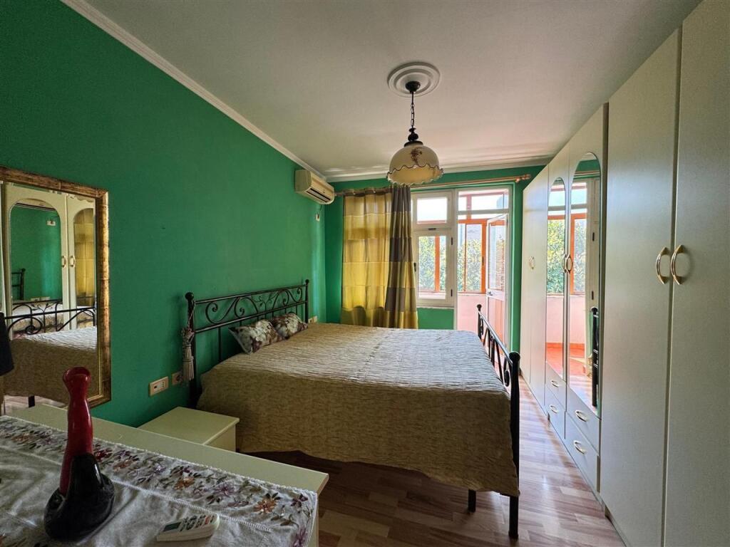 APARTAMENT ME QERA 2+1 RRUGA FORTUZI 63.000LEKE