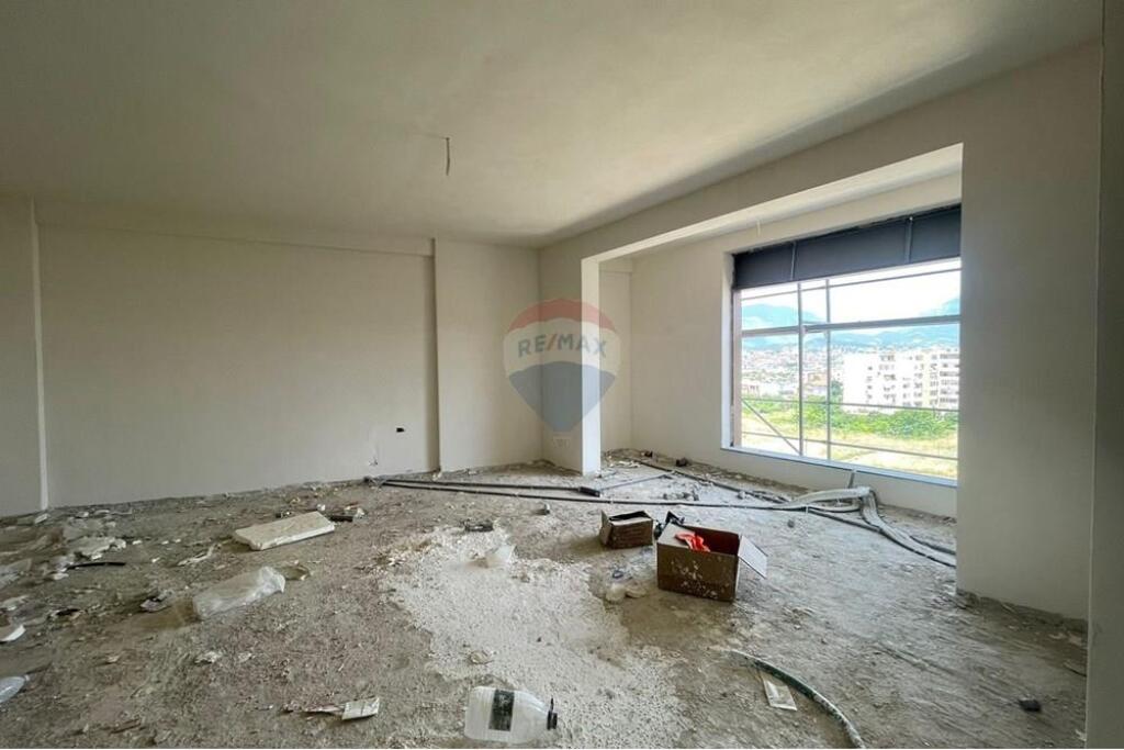 2+1 apartment for sale at Bulevardi Ri!