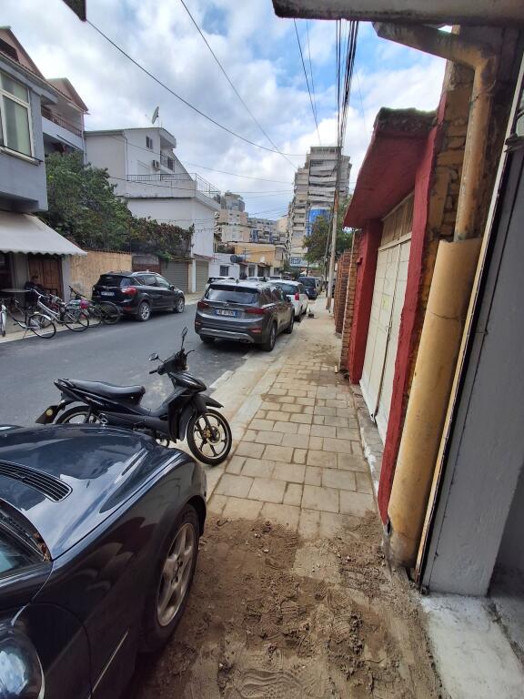 🏬Jepet ambjent Oficine me Qera